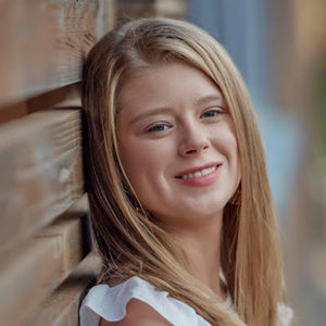 Meet your Posher, Abigail